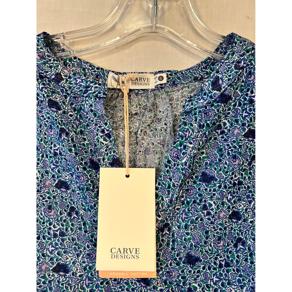 Carve Designs Women Blue Floral Organic Cotton Sleeveless Split Neck Top Small